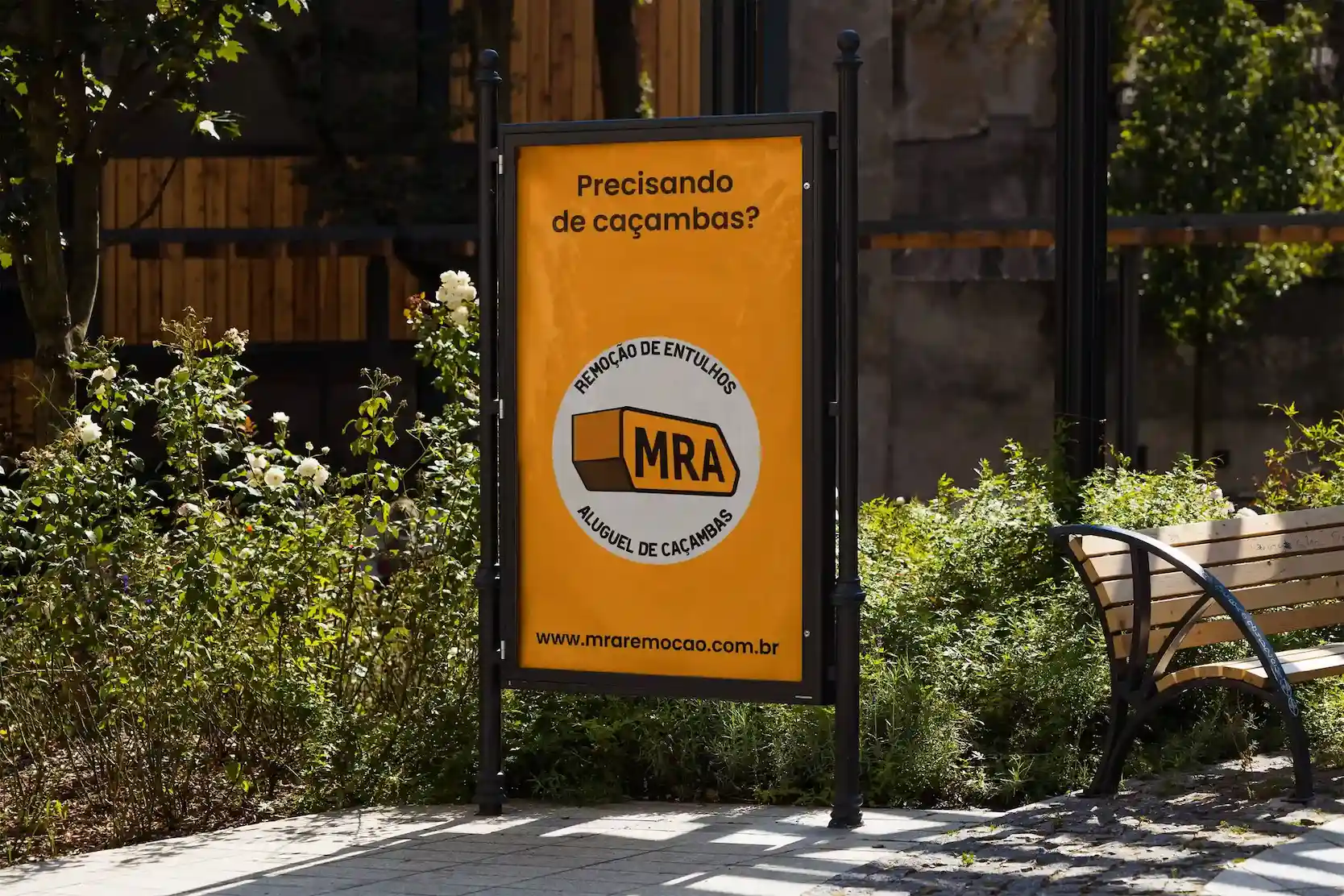 poster vertical de cor amarela com dados sobre a empresa MRA Remoção